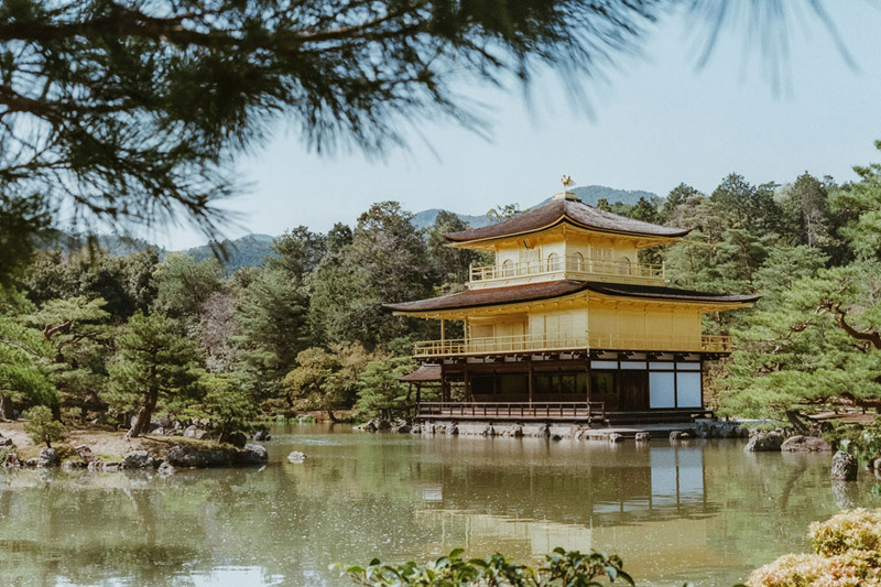 Kinkaku-ji Golden Pavilion, Tomasz Wagner, Kyoto, Contax G2, Japan 35mm Film Photography