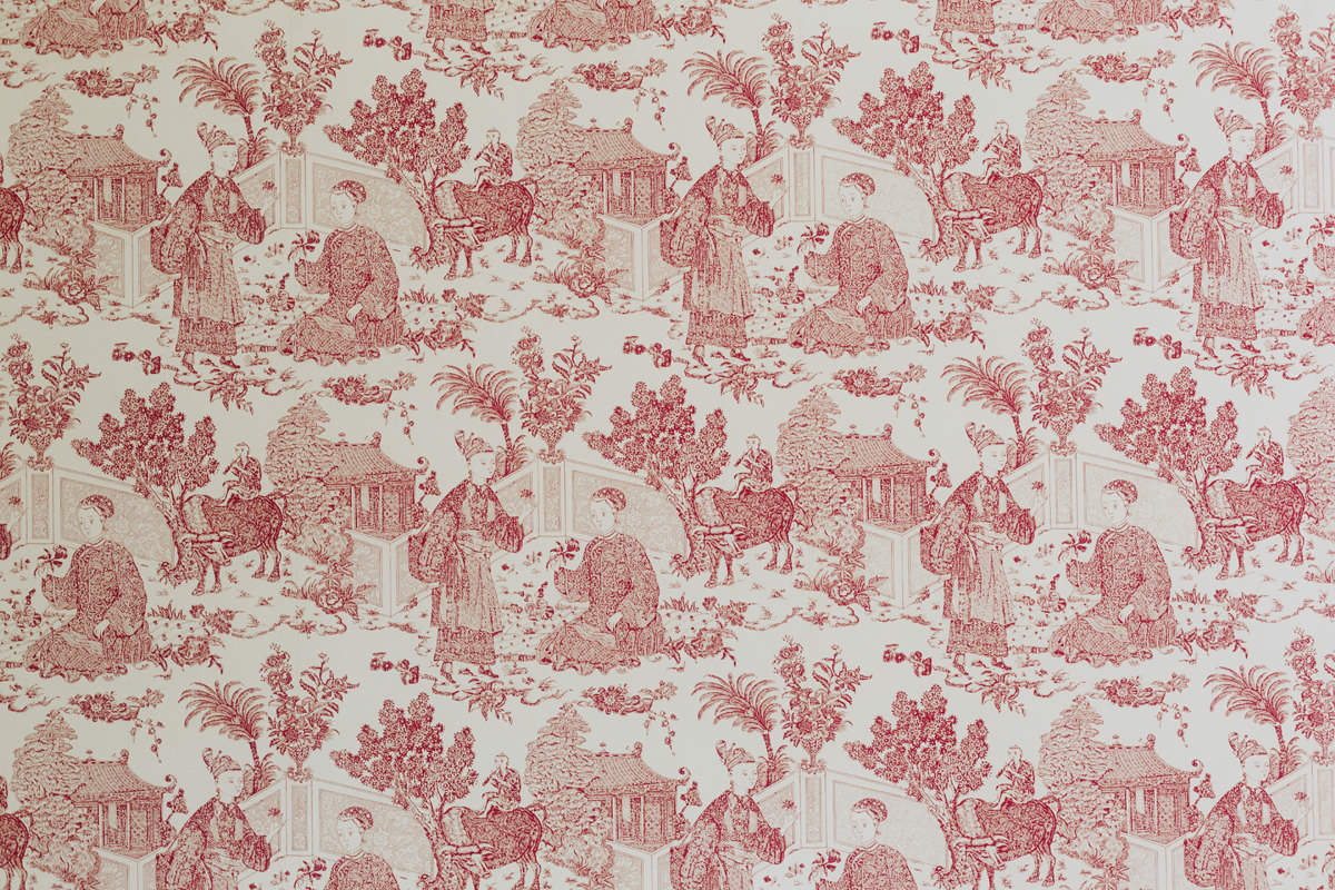 eastern inspired red patterned wallpaper